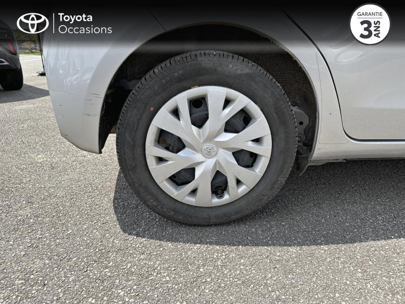 Photo 16 de l'offre de TOYOTA Yaris 70 VVT-i Ultimate 5p à 13490€ chez Altis - Toyota Pontivy
