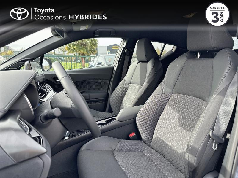 Photo 11 de l'offre de TOYOTA C-HR 1.8 122ch Design E-CVT à 29890€ chez Altis - Toyota Pontivy