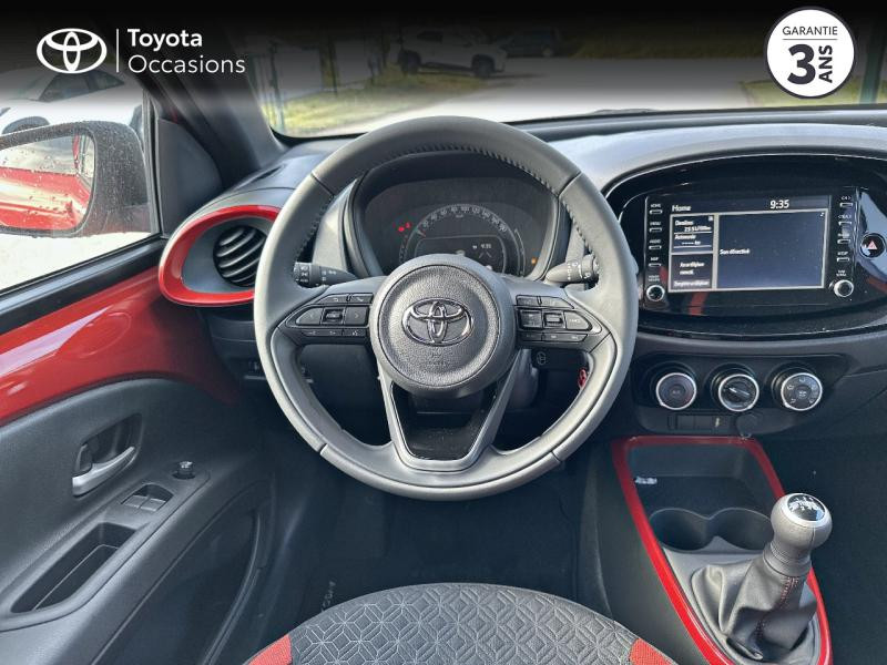 Photo 9 de l'offre de TOYOTA Aygo X 1.0 VVT-i 72ch Design MY23 à 17080€ chez Altis - Toyota Pontivy