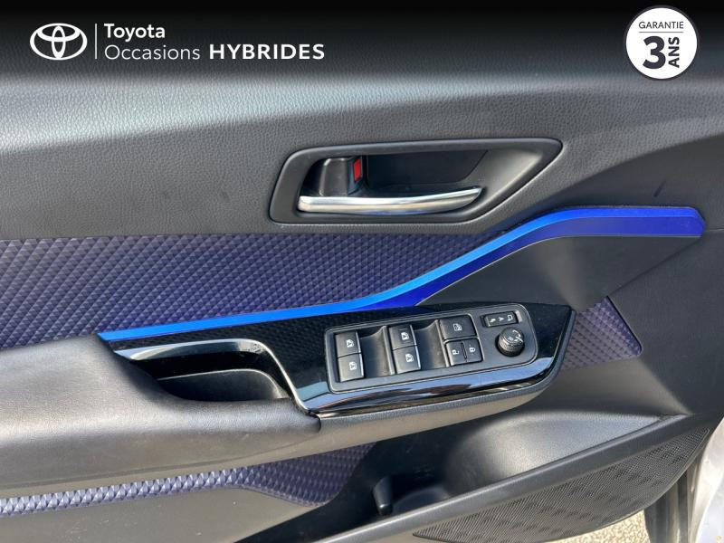Photo 21 de l'offre de TOYOTA C-HR 122h Graphic 2WD E-CVT à 18490€ chez Altis - Toyota Pontivy