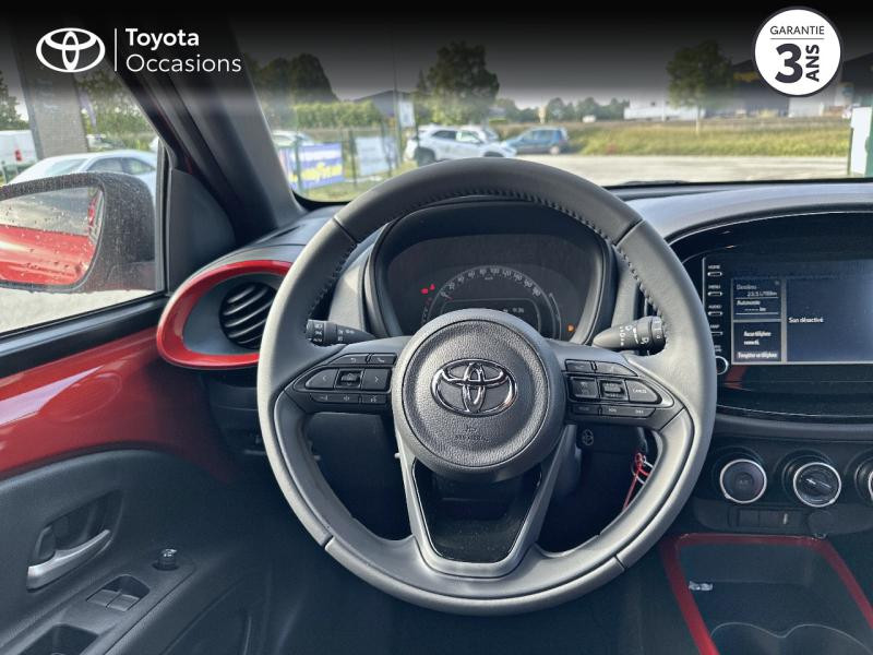 Photo 13 de l'offre de TOYOTA Aygo X 1.0 VVT-i 72ch Design MY23 à 17080€ chez Altis - Toyota Pontivy