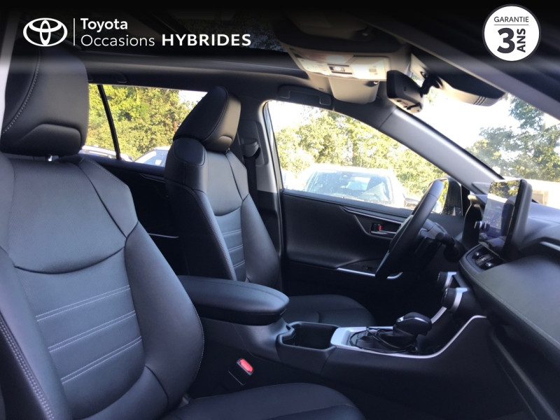 Photo 11 de l'offre de TOYOTA RAV4 2.5 Hybride 218ch Lounge 2WD MY23 à 49690€ chez Altis - Toyota Pontivy