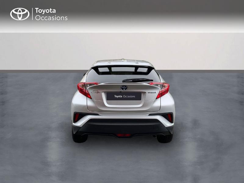 Photo 4 de l'offre de TOYOTA C-HR 122h Edition 2WD E-CVT RC18 à 21880€ chez Altis - Toyota Auray