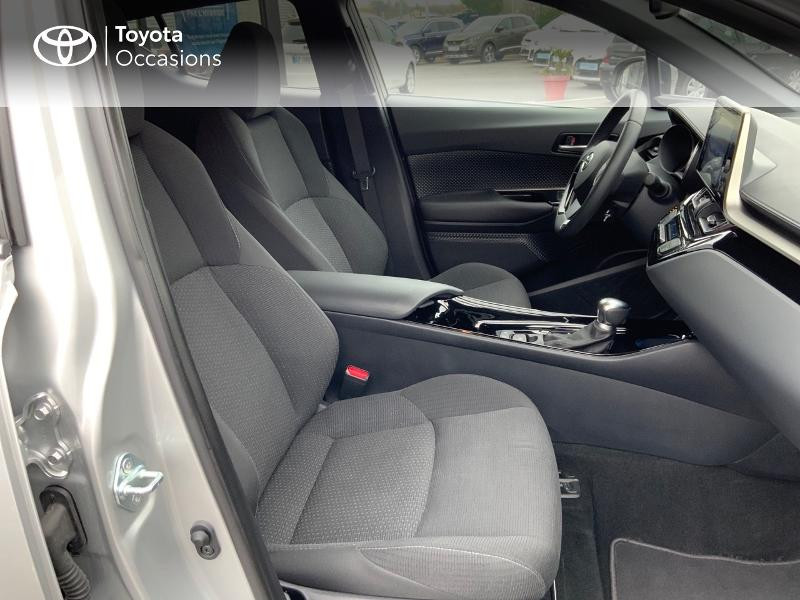 Photo 6 de l'offre de TOYOTA C-HR 122h Edition 2WD E-CVT RC18 à 21880€ chez Altis - Toyota Auray