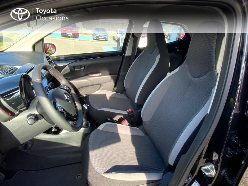 Photo 11 de l'offre de TOYOTA Aygo 1.0 VVT-i 72ch x-play 5p MY21 à 13240€ chez Altis - Toyota Auray