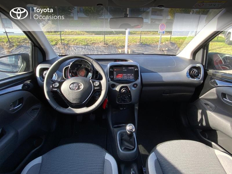 Photo 8 de l'offre de TOYOTA Aygo 1.0 VVT-i 72ch x-play 5p MY21 à 13240€ chez Altis - Toyota Auray