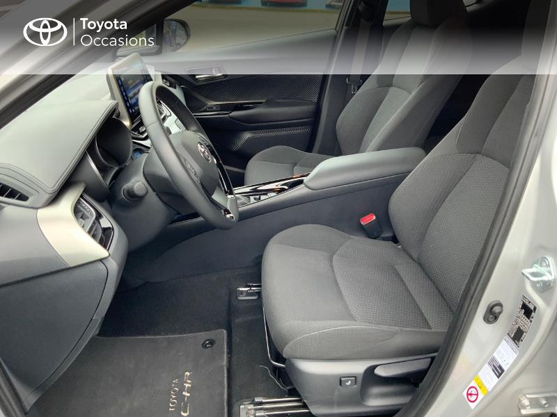 Photo 11 de l'offre de TOYOTA C-HR 122h Edition 2WD E-CVT RC18 à 21880€ chez Altis - Toyota Auray