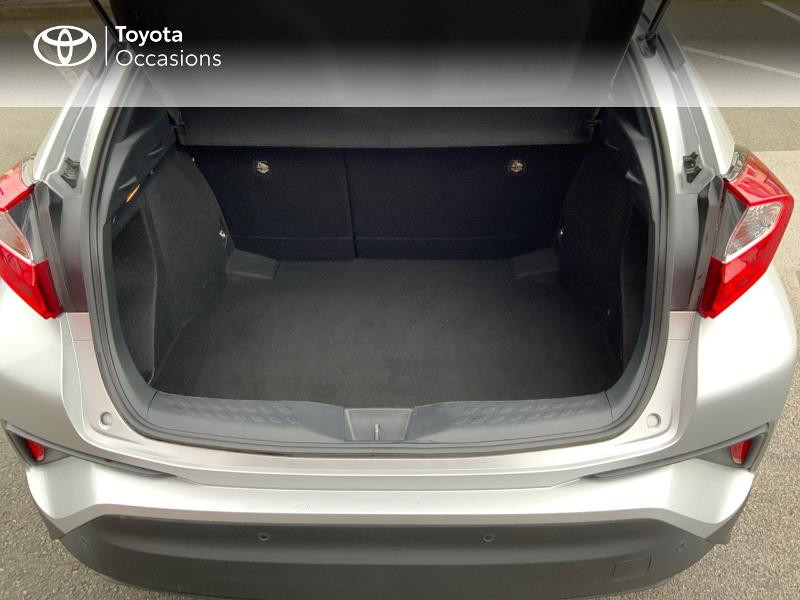 Photo 10 de l'offre de TOYOTA C-HR 122h Edition 2WD E-CVT RC18 à 21880€ chez Altis - Toyota Auray