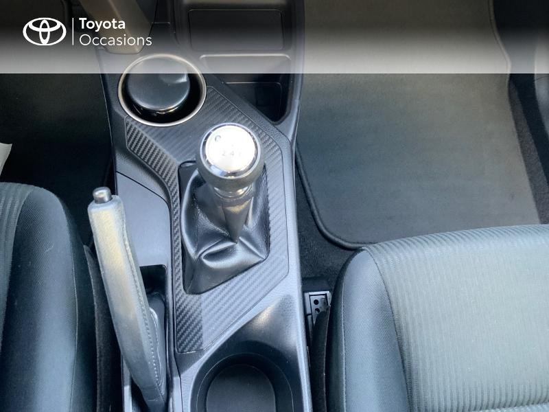Photo 23 de l'offre de TOYOTA RAV4 124 D-4D LeCap 2WD à 13690€ chez Altis - Toyota Auray