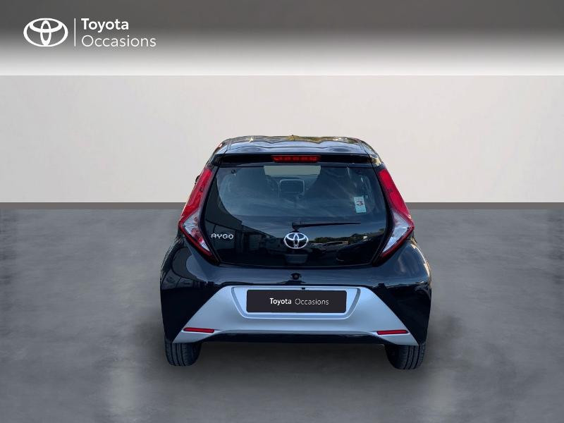 Photo 4 de l'offre de TOYOTA Aygo 1.0 VVT-i 72ch x-play 5p MY21 à 13240€ chez Altis - Toyota Auray