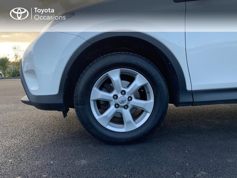 Photo 16 de l'offre de TOYOTA RAV4 124 D-4D LeCap 2WD à 13690€ chez Altis - Toyota Auray