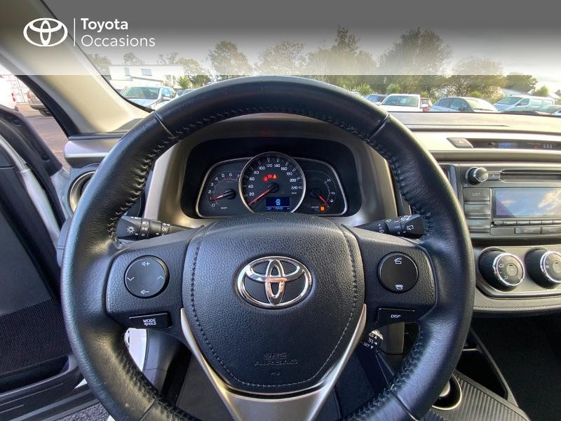 Photo 13 de l'offre de TOYOTA RAV4 124 D-4D LeCap 2WD à 13690€ chez Altis - Toyota Auray
