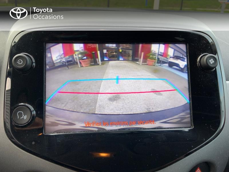 Photo 24 de l'offre de TOYOTA Aygo 1.0 VVT-i 72ch x-play x-app 5p MC18 à 9680€ chez Altis - Toyota Auray