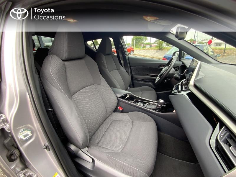 Photo 6 de l'offre de TOYOTA C-HR 122h Edition 2WD E-CVT RC18 à 21490€ chez Altis - Toyota Auray