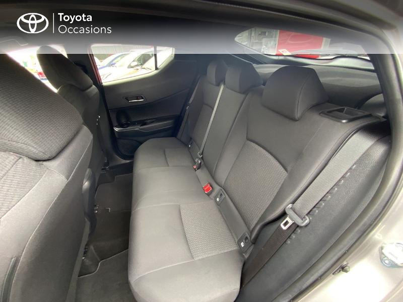 Photo 12 de l'offre de TOYOTA C-HR 122h Edition 2WD E-CVT RC18 à 21490€ chez Altis - Toyota Auray