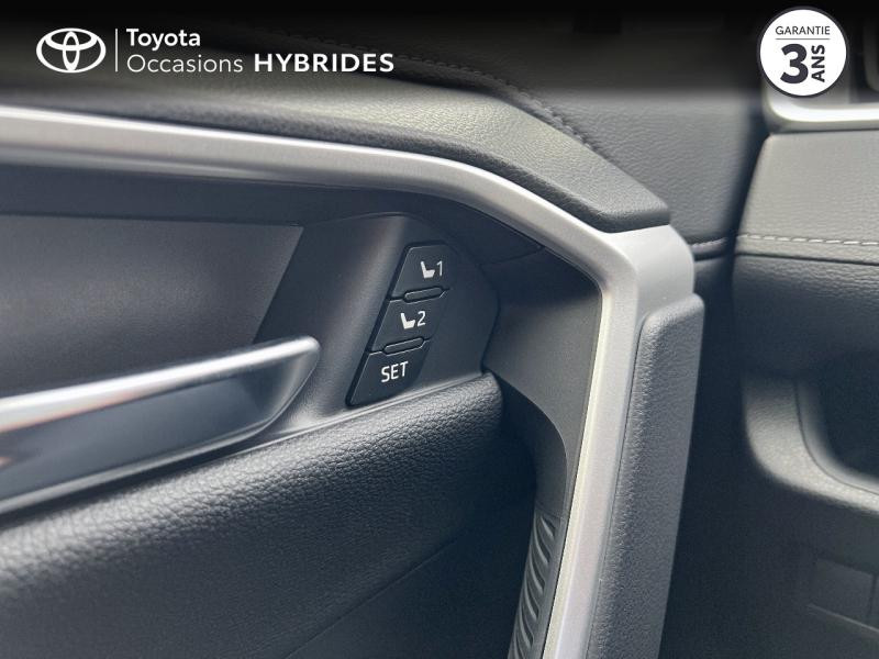 Photo 11 de l'offre de TOYOTA RAV4 Hybride 218ch Lounge 2WD MY22 à 48690€ chez Altis - Toyota Auray