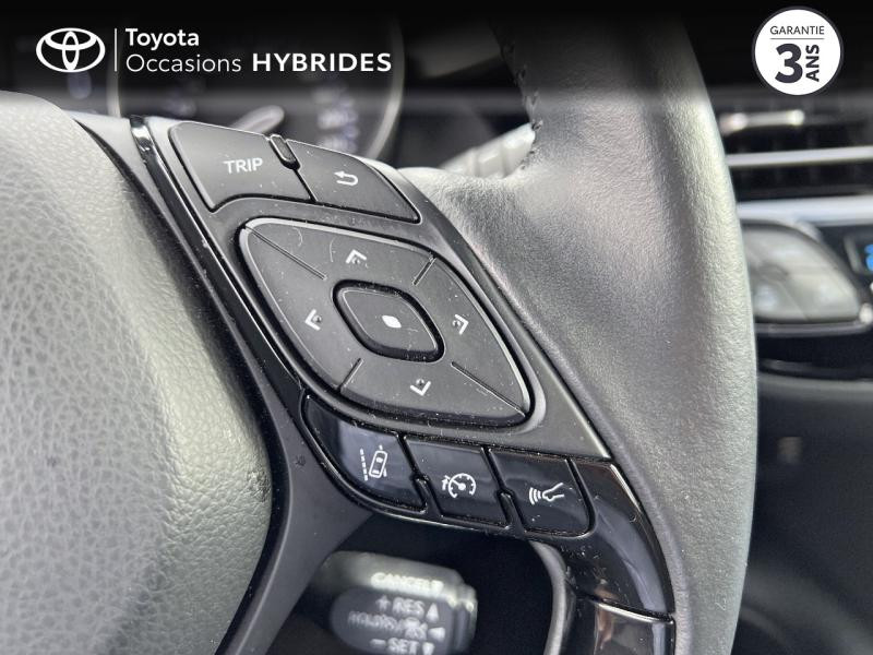 Photo 20 de l'offre de TOYOTA C-HR 122h Dynamic 2WD E-CVT RC18 à 23690€ chez Altis - Toyota Auray