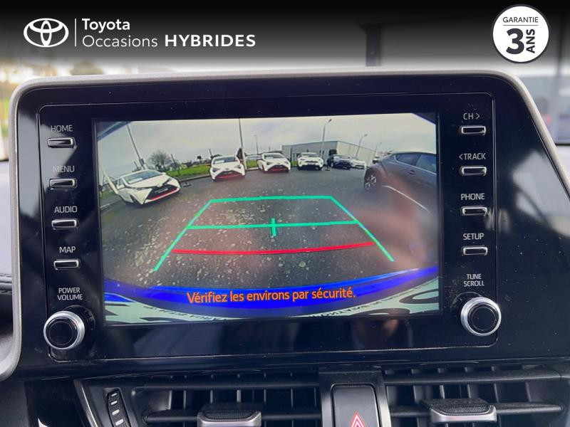 Photo 18 de l'offre de TOYOTA C-HR 122h Dynamic 2WD E-CVT RC18 à 23690€ chez Altis - Toyota Auray