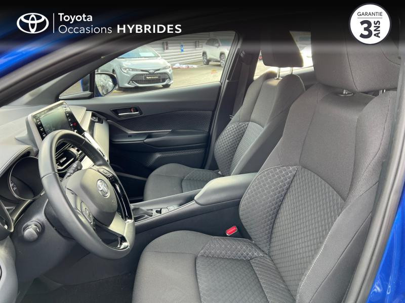 Photo 11 de l'offre de TOYOTA C-HR 122h Dynamic 2WD E-CVT RC18 à 23690€ chez Altis - Toyota Auray