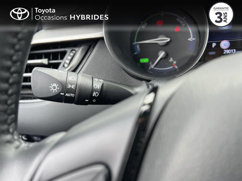 Photo 24 de l'offre de TOYOTA C-HR 122h Dynamic 2WD E-CVT RC18 à 23690€ chez Altis - Toyota Auray