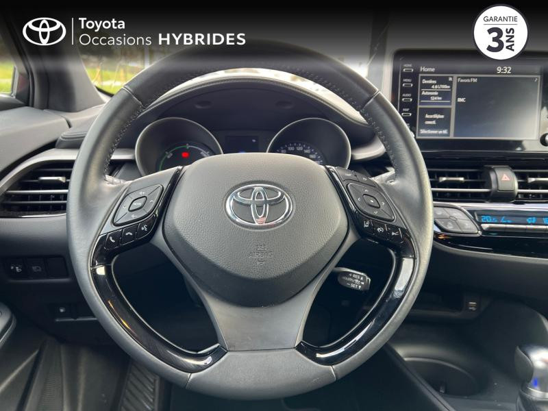 Photo 9 de l'offre de TOYOTA C-HR 122h Dynamic 2WD E-CVT RC18 à 23690€ chez Altis - Toyota Auray