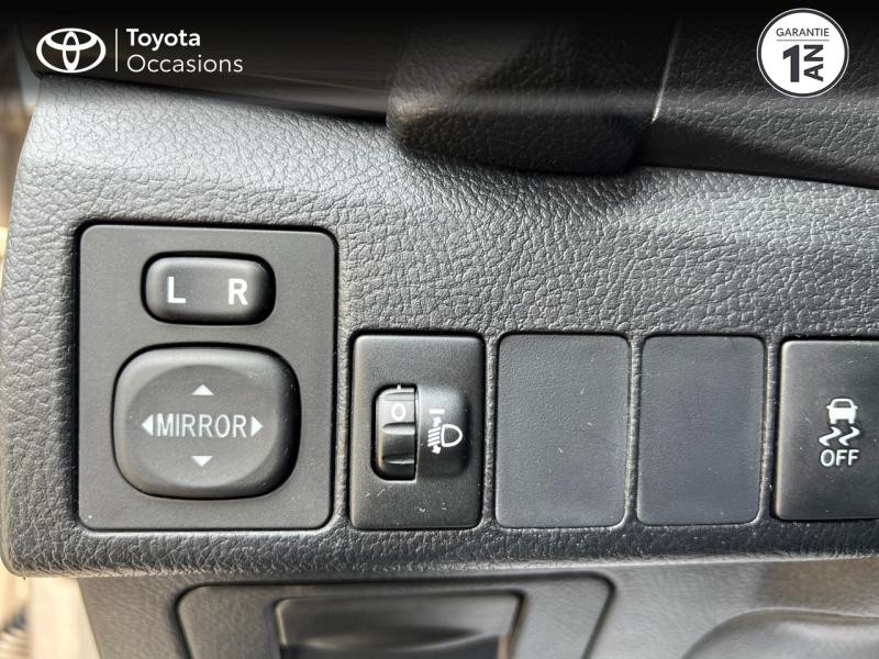 Photo 6 de l'offre de TOYOTA Auris 100 VVT-i Dynamic à 10490€ chez Altis - Toyota Auray