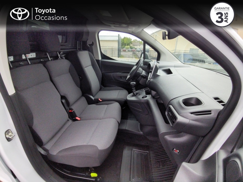 Photo 20 de l'offre de TOYOTA PROACE CITY Medium 100 D-4D Business RC23 à 25990€ chez Altis - Toyota Auray