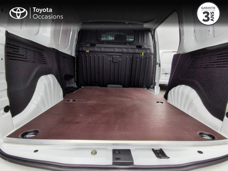 Photo 4 de l'offre de TOYOTA PROACE CITY Medium 100 D-4D Business RC23 à 25990€ chez Altis - Toyota Auray