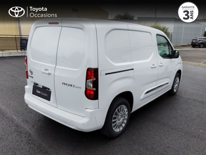 Photo 10 de l'offre de TOYOTA PROACE CITY Medium 100 D-4D Business RC23 à 25990€ chez Altis - Toyota Auray