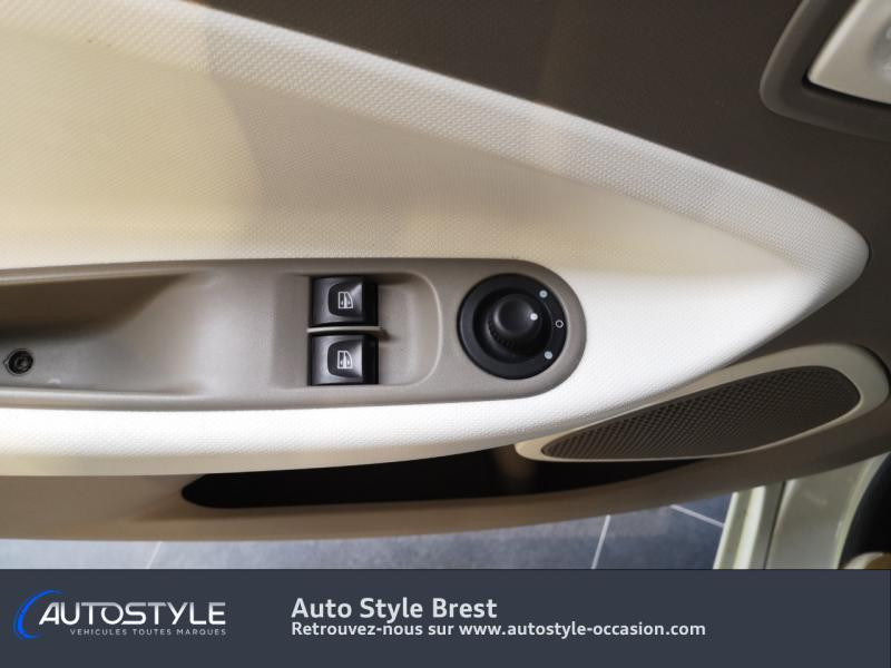 Photo 11 de l'offre de RENAULT Zoe Life charge normale à 8990€ chez Autostyle Brest