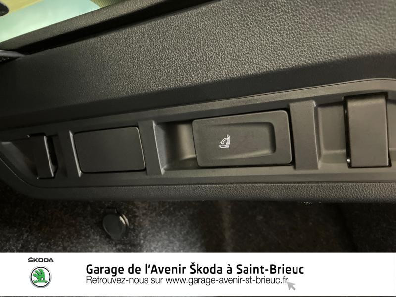 Photo 20 de l'offre de SKODA Octavia Combi 2.0 TDI 150ch Sportline DSG7 Euro6d-AP à 33990€ chez Sélection Auto - Volkswagen Saint Brieuc